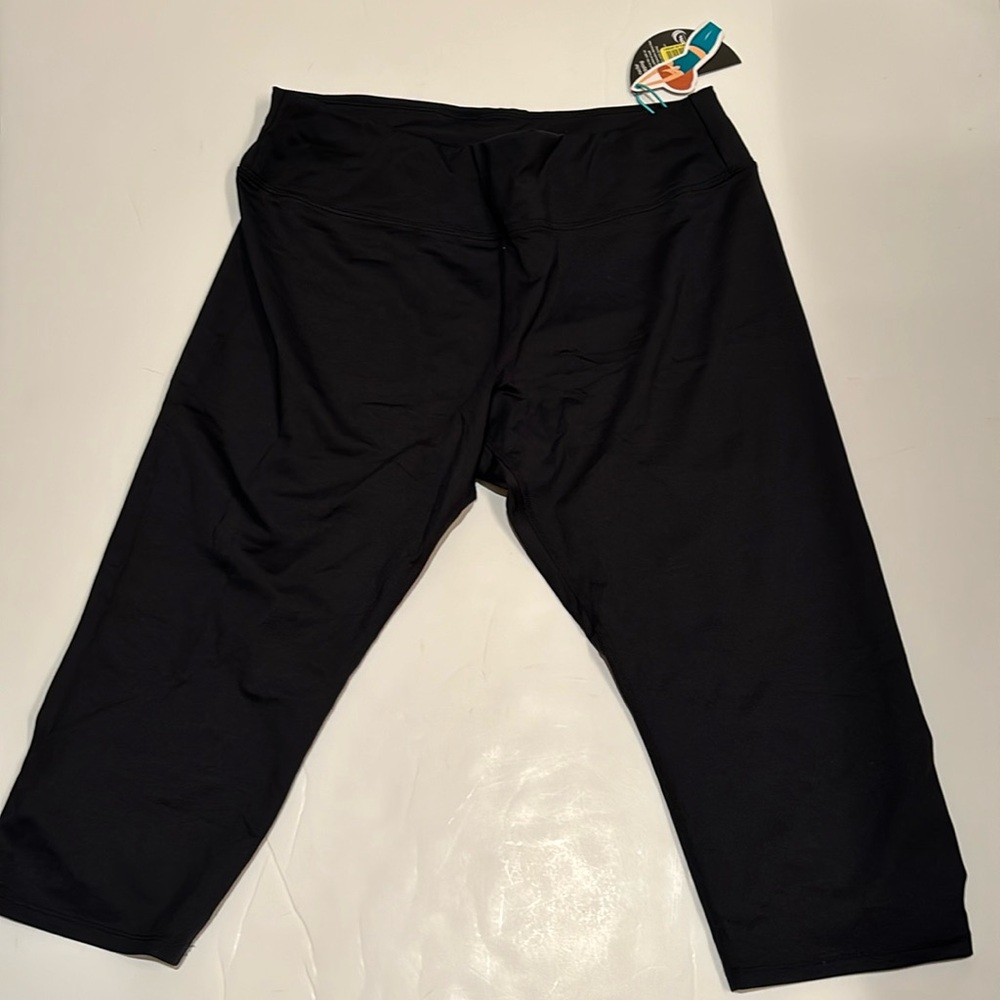 NWT HALF MOON modern movement legging capris, tights workout athletic L